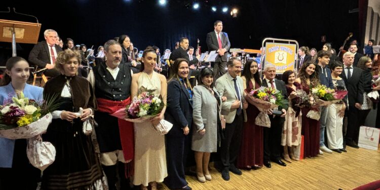 Homenaje en Valladares a tres matrimonios que celebran sus Bodas de Oro