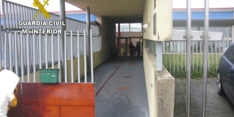 La Guardia Civil de Cambados investiga a 9 personas, siete de ellos menores, por 13 delitos contra el patrimonio