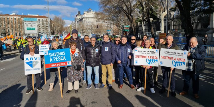 La cooperativa de armadores de Vigo se une a la «tractorada» en apoyo al sector primario
