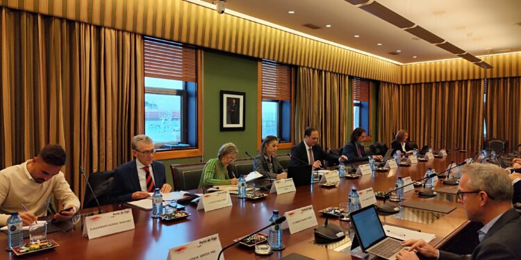 El Puerto de Vigo arrebata a Barcelona el liderato nacional en movimiento de vehículos