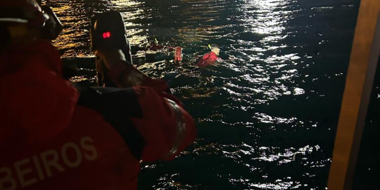 Fallece un vecino de Noalla tras caer su coche al mar en Portonovo