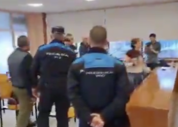 Vuelven las listas negras al Concello: veto durante dos meses a siete trabajadores de Vitrasa