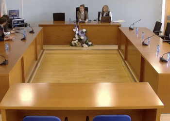 La Corporación de Salceda planta a la alcaldesa para protestar contra el horario del pleno