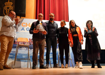 Chapela rinde homenaje a Julio Prado en su despedida como presidente del Club de Remo