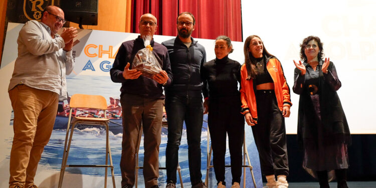 Chapela rinde homenaje a Julio Prado en su despedida como presidente del Club de Remo