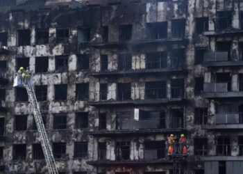 Los bomberos de Vigo advierten de que no podrían enfrentarse a un incendio como el de Valencia