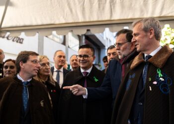 Baño de masas, cocido y aplausos a Don Cocho: el plan de domingo de Rueda al que se sumó Pontón post manifestación