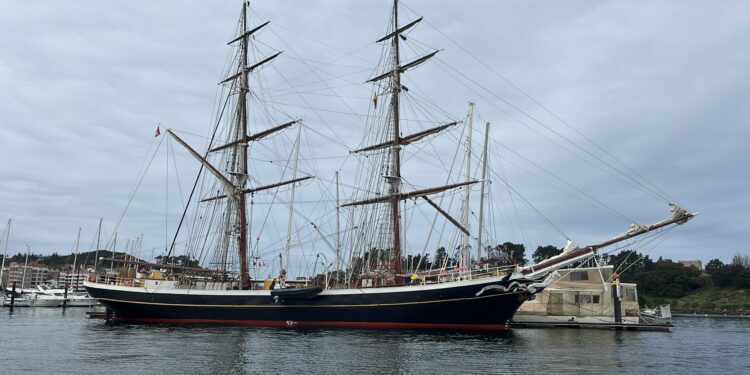 «Morgenster», una maravilla a vela en aguas de Baiona