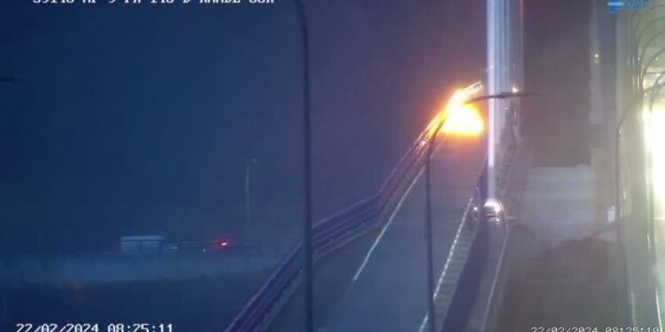 Alerta por un coche en llamas en el puente de Rande
