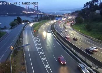 Alerta por un coche en llamas en el puente de Rande