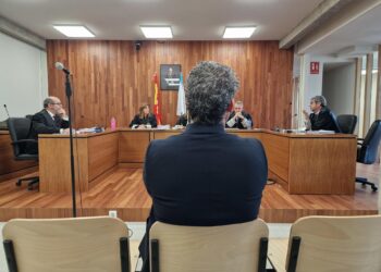 Absuelto el exalcalde de Baiona tras ser acusado de prevaricación por retirarse multas de aparcamiento