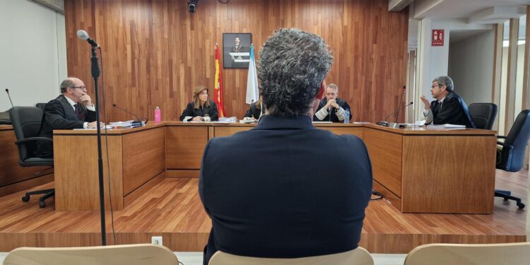 Absuelto el exalcalde de Baiona tras ser acusado de prevaricación por retirarse multas de aparcamiento