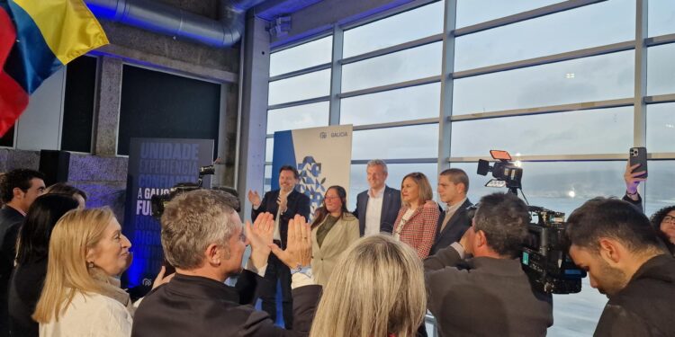 Rueda promete asistencia sanitaria gratuita a los gallegos retornados «sean del país que sean»