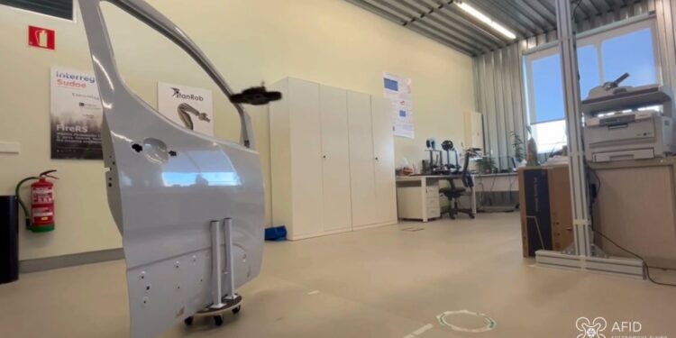 La Universidad de Vigo investiga cómo integrar drones autónomos en plantas de producción de automóviles