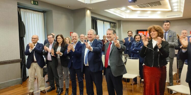 Jordi Hereu pone en valor la capacidad de Besteiro de «sumar esfuerzos para multiplicar resultados»