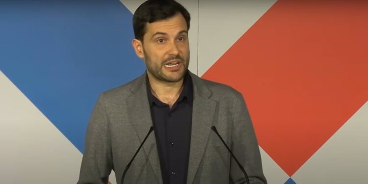 Sumar evita opinar sobre las encuestas, valora la subida de la participación y confía en «el cambio»