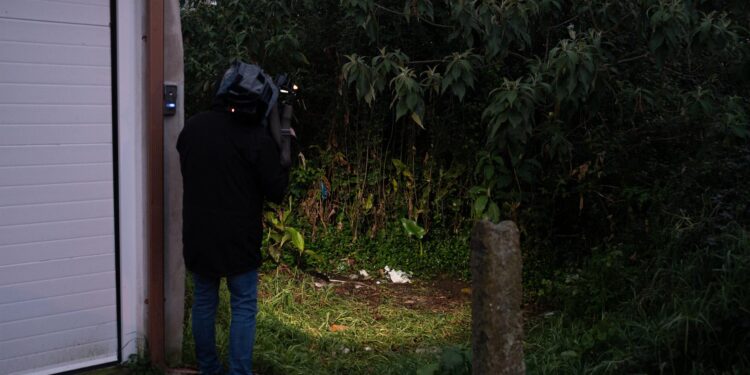 El cadáver de la mujer hallada en una maleta presenta una puñalada y aún no ha podido ser identificada