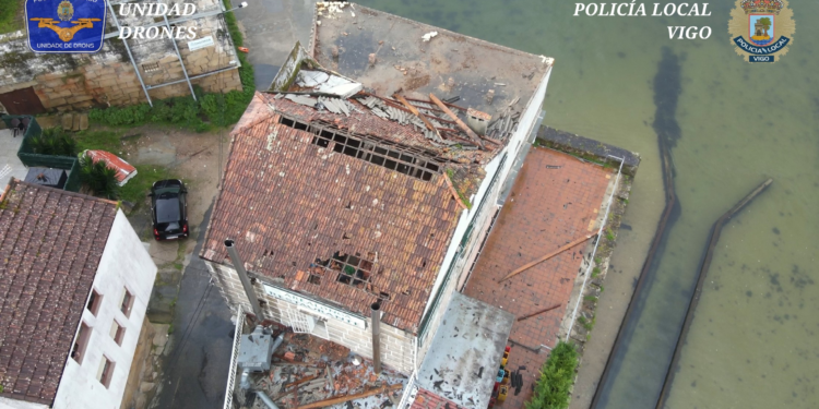 Balance del paso de Louise por Vigo: desprendimientos de tejas y muros, árboles caídos, cables descolgados y contenedores en la calzada