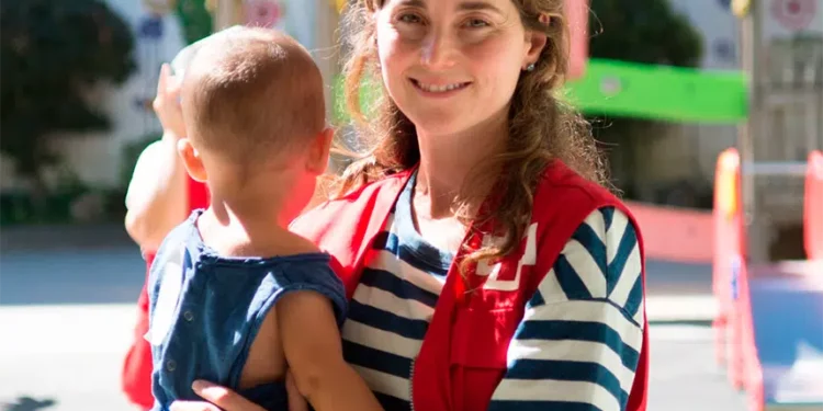 Cruz Roja necesita más familias acogedoras en Galicia