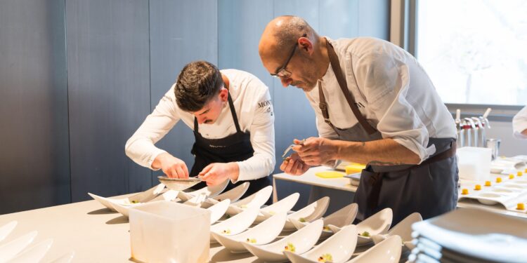 Rafa Centeno comparte cocina con catorce Estrellas Michelin