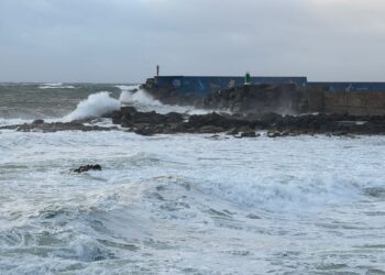 Así suena y así golpea la borrasca ‘Nelson’ en la costa: 122,8 km/h en Oia