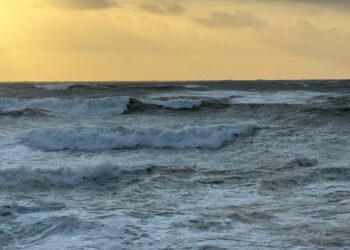 Así suena y así golpea la borrasca ‘Nelson’ en la costa: 122,8 km/h en Oia