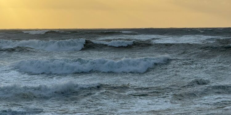 Así suena y así golpea la borrasca ‘Nelson’ en la costa: 122,8 km/h en Oia