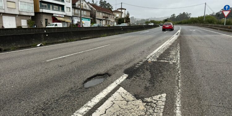 Cientos de «fochancas» colonizan la A-55: así está la lamentable y bochornosa autovía entre Vigo y Porriño