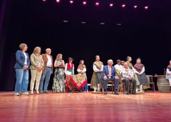 Homenaxe ao Grupo Etnográfico A Buxaina: Oliva López López e Julio Vázquez Carril