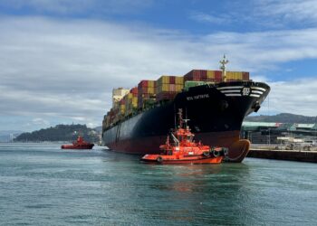 El muelle de Trasatlánticos acoge al portacontenedores ‘MSC Katyayni’