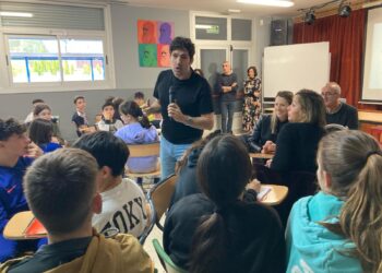 El maestro César Bona, en Nigrán: «La educación es una inversión a largo plazo»