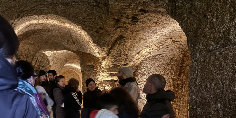 Viaje al Vigo del pasado a través de las galerías del Castro