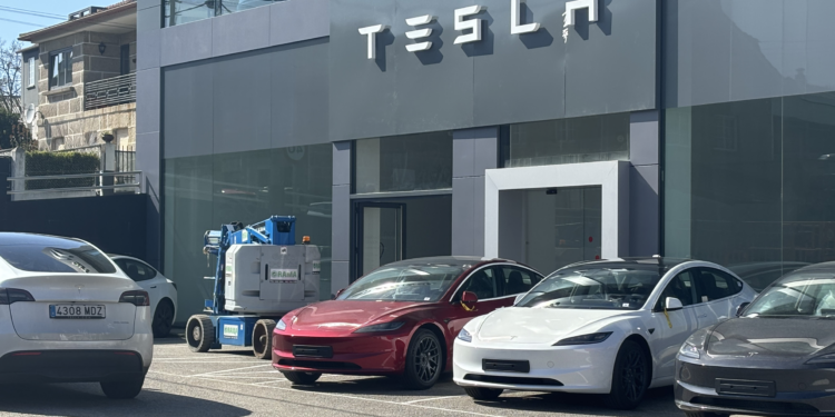 Tesla inaugura en unos días su primer concesionario en Vigo