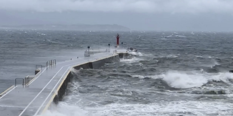 El temporal llega por Semana Santa: activada la alerta naranja en la costa