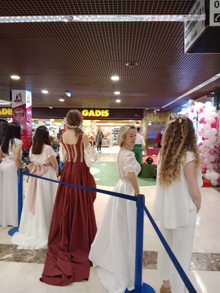 Emotivo fin de semana de bodas en el Centro Comercial Camelias: moda, amor y diversión