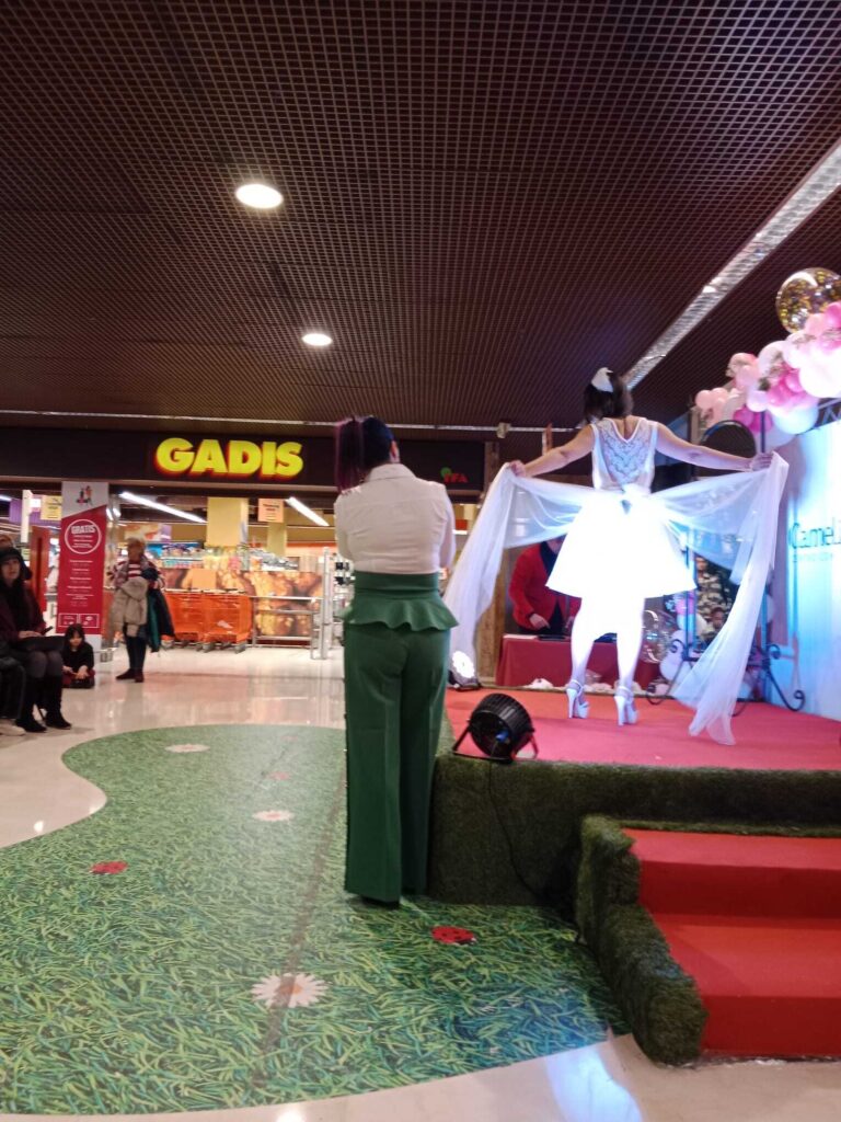 Emotivo fin de semana de bodas en el Centro Comercial Camelias: moda, amor y diversión