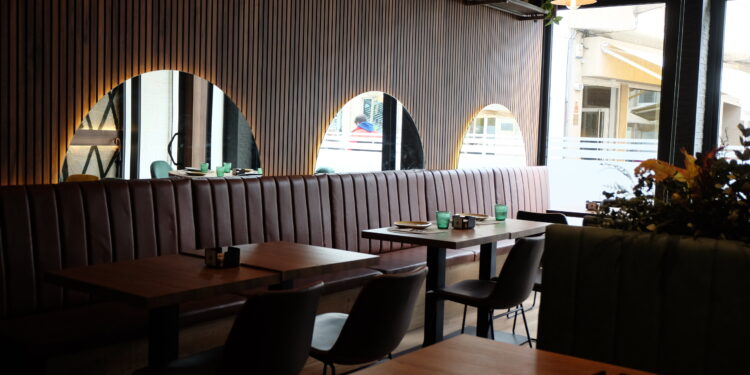 El Escalón Food & Bar, una galería gastronómica que une las dos plazas más bonitas de Vigo