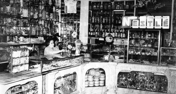 El fin de una era: la pastelería más antigua de Vigo baja la persiana