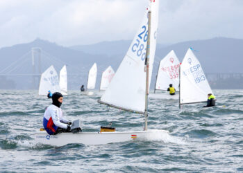 La flota de Optimist desafió al mal tiempo para disputar una gran jornada del Trofeo Repsol