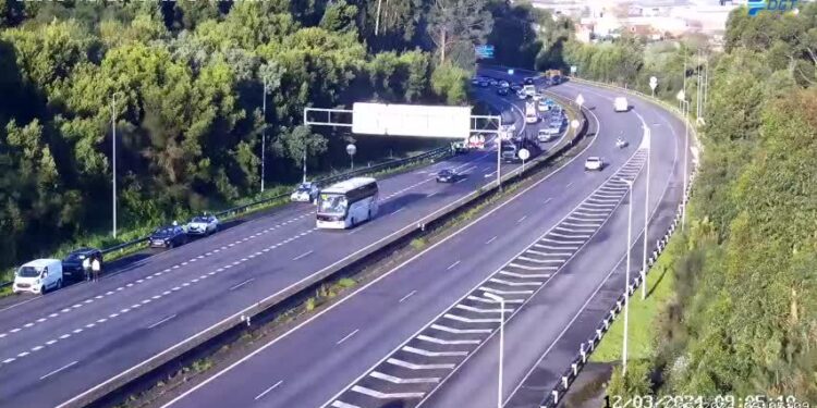 Retenciones en la VG-20 y en los accesos tras un accidente múltiple a la altura de Matamá