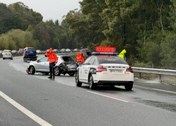 Accidente múltiple en ambos sentidos de la AP-9 a su paso por Pontevedra