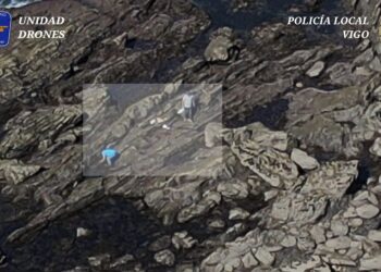 Dos furtivos se dan un festín con erizos en O Portiño tras ser cazados por el dron de la Policía Local