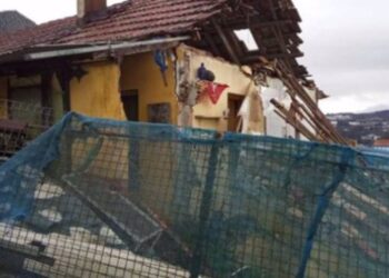 Desalojado el dueño de una casa en ruinas ante el riesgo de desplome