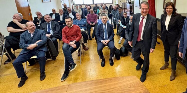 Caballero insiste en el freno «político» del PXOM y la Xunta pide correcciones para «que no lo vuelvan a tumbar»