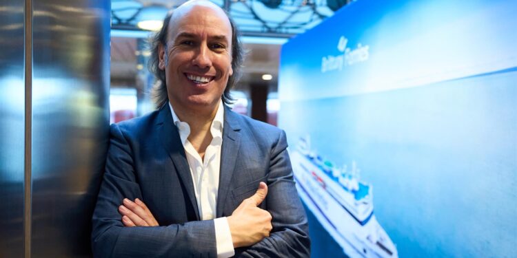 Carlos Núñez actúa por sorpresa en el metro de Madrid