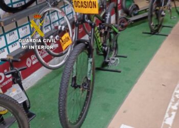 Huye con una bici de 700 euros tras fingir que la probaba para comprarla