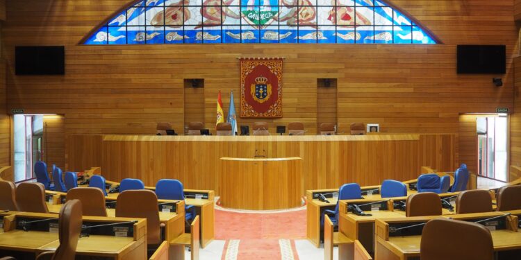 Universitarios vigueses debaten sobre la Inteligencia Artificial en la fase clasificatoria del Parlamento Xove 2024
