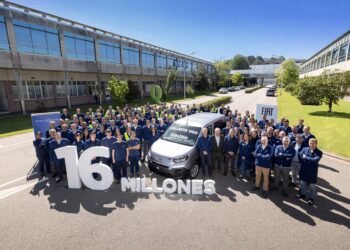 El vehículo 16 millones de Stellantis Vigo es un Fiat E-Dobló