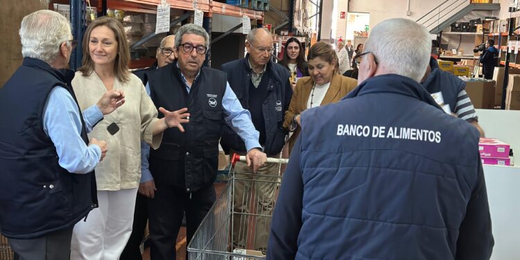 Luisa Sánchez brinda el apoyo de la Diputación al Banco de Alimentos de Vigo