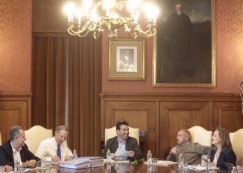 Retoques en la Diputación tras la salida de José López como conselleiro de Cultura